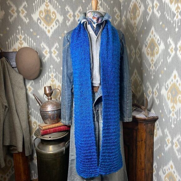 Unisex Hand-knit Long Oblong Blue Scarf - Picture 7 of 8
